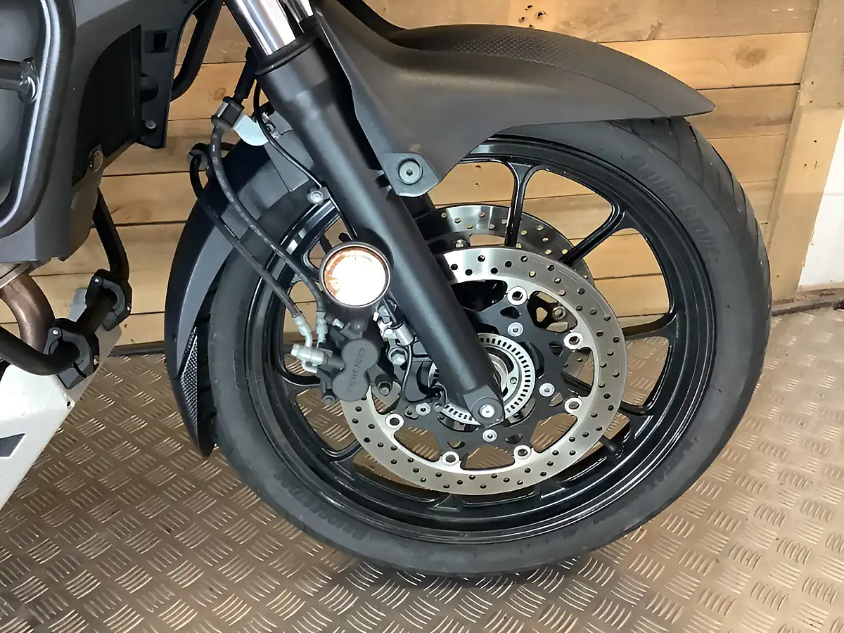 Used 2020 Suzuki V-Strom 650 Grey - Interior and Exterior details 19