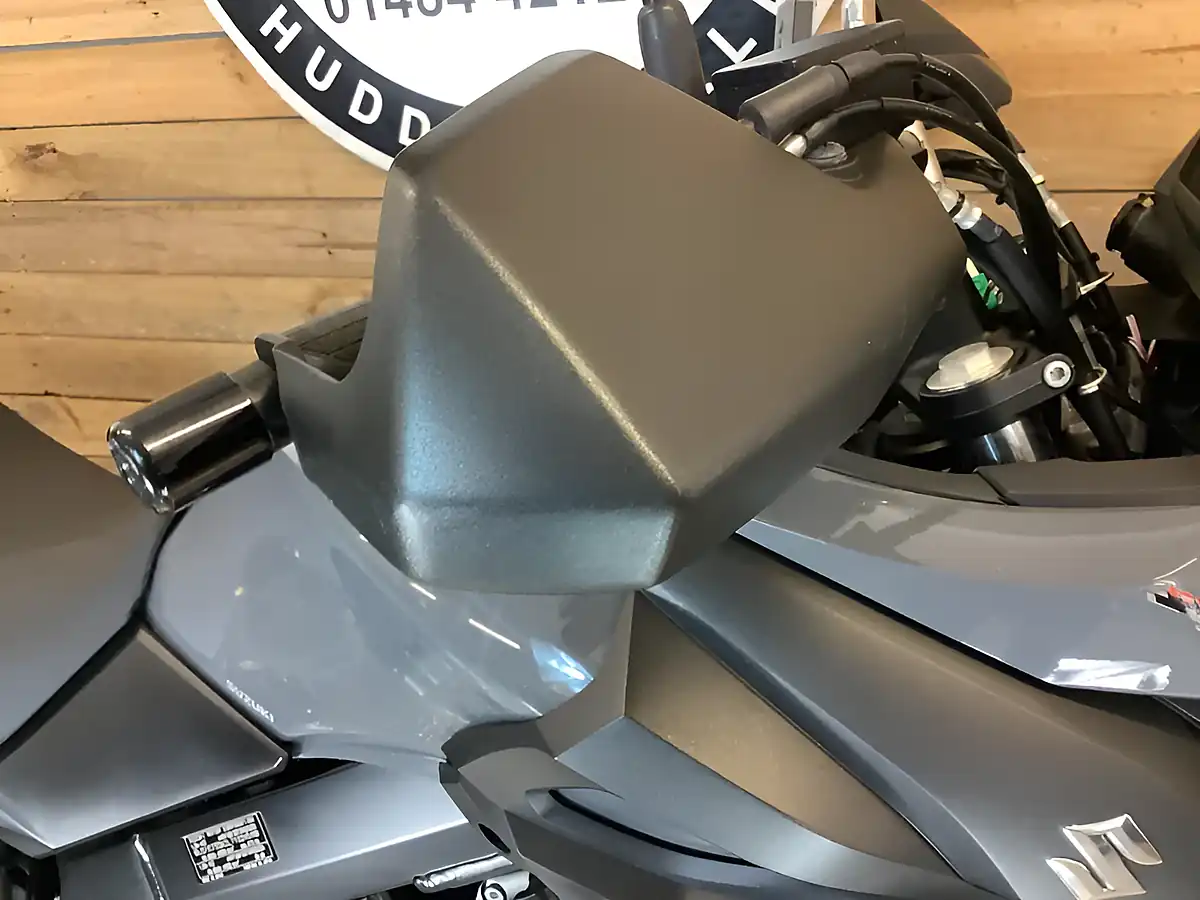 Used 2020 Suzuki V-Strom 650 Grey - Interior and Exterior details 9