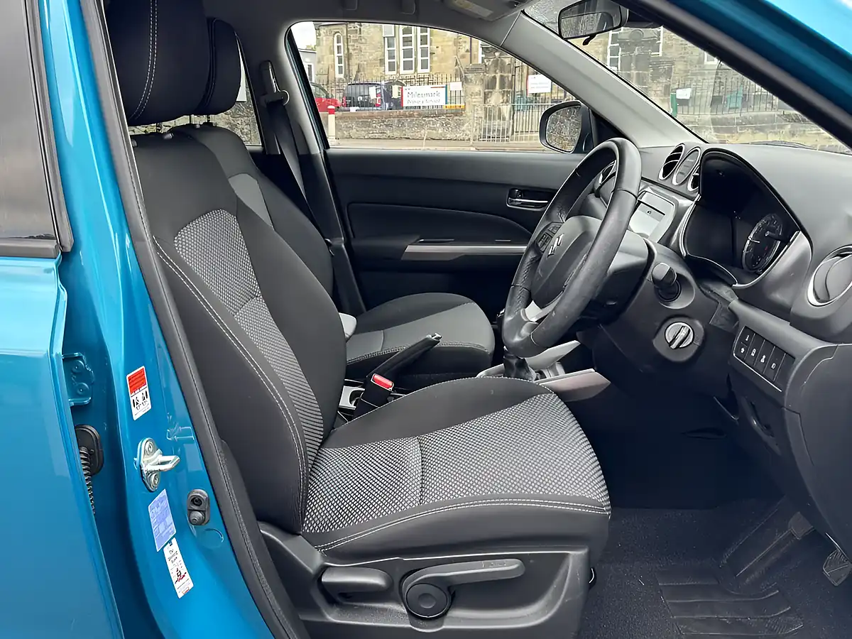 Used 2020 Suzuki Vitara Sz-T Atlantis Turquoise Pearl - Interior and Exterior details 5