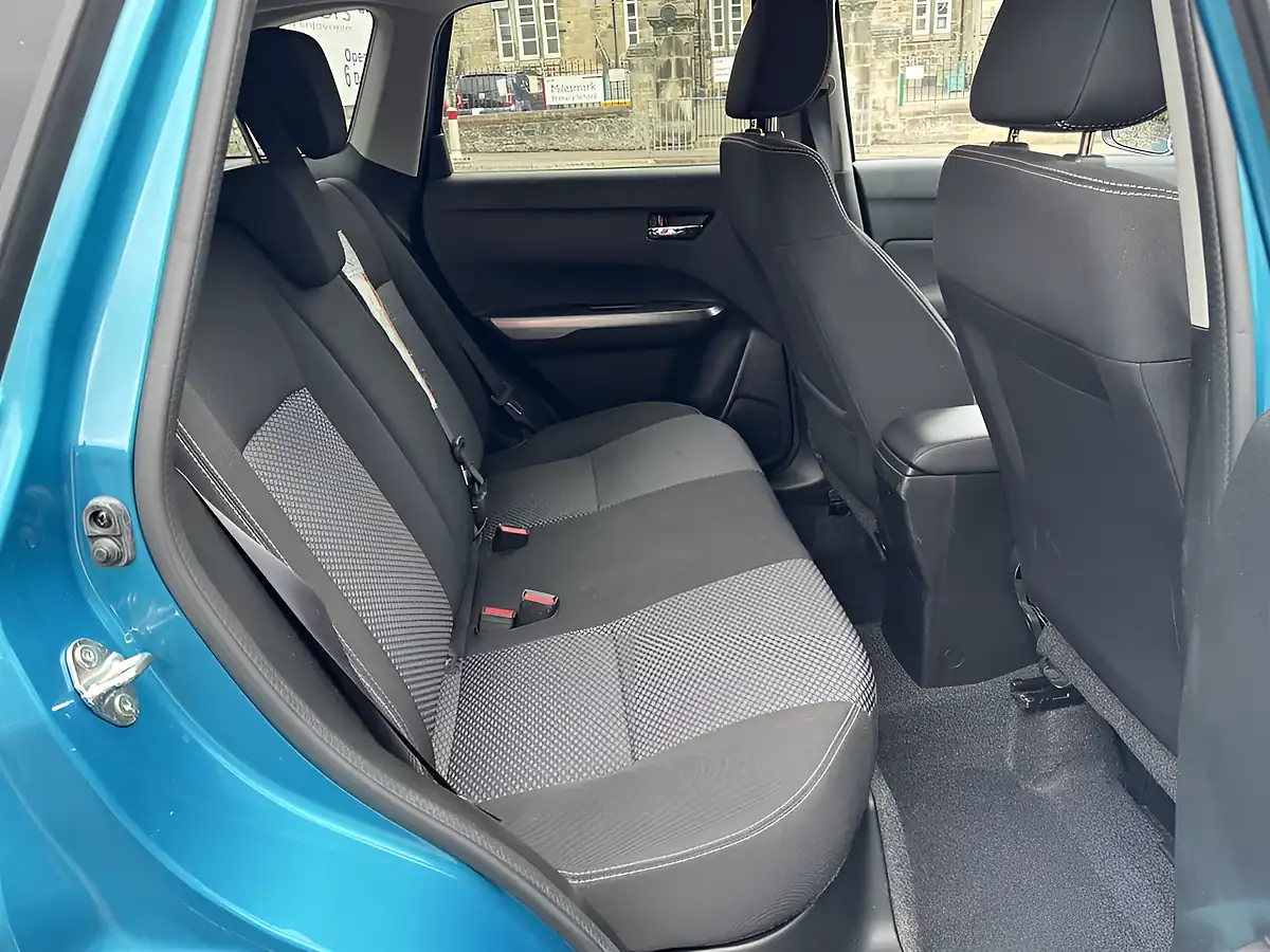 Used 2020 Suzuki Vitara Sz-T Atlantis Turquoise Pearl - Interior and Exterior details 7