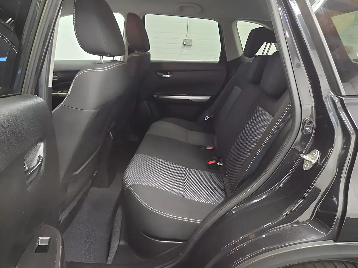 Used 2020 Suzuki Vitara Sz-T Black - Interior and Exterior details 14