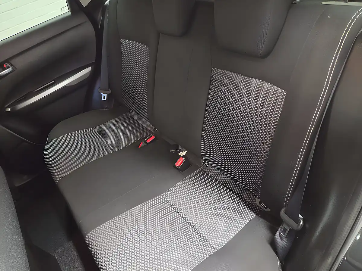 Used 2020 Suzuki Vitara Sz-T Black - Interior and Exterior details 15