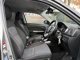 Used 2020 Suzuki Vitara Sz-T Grey - Interior and Exterior details 13