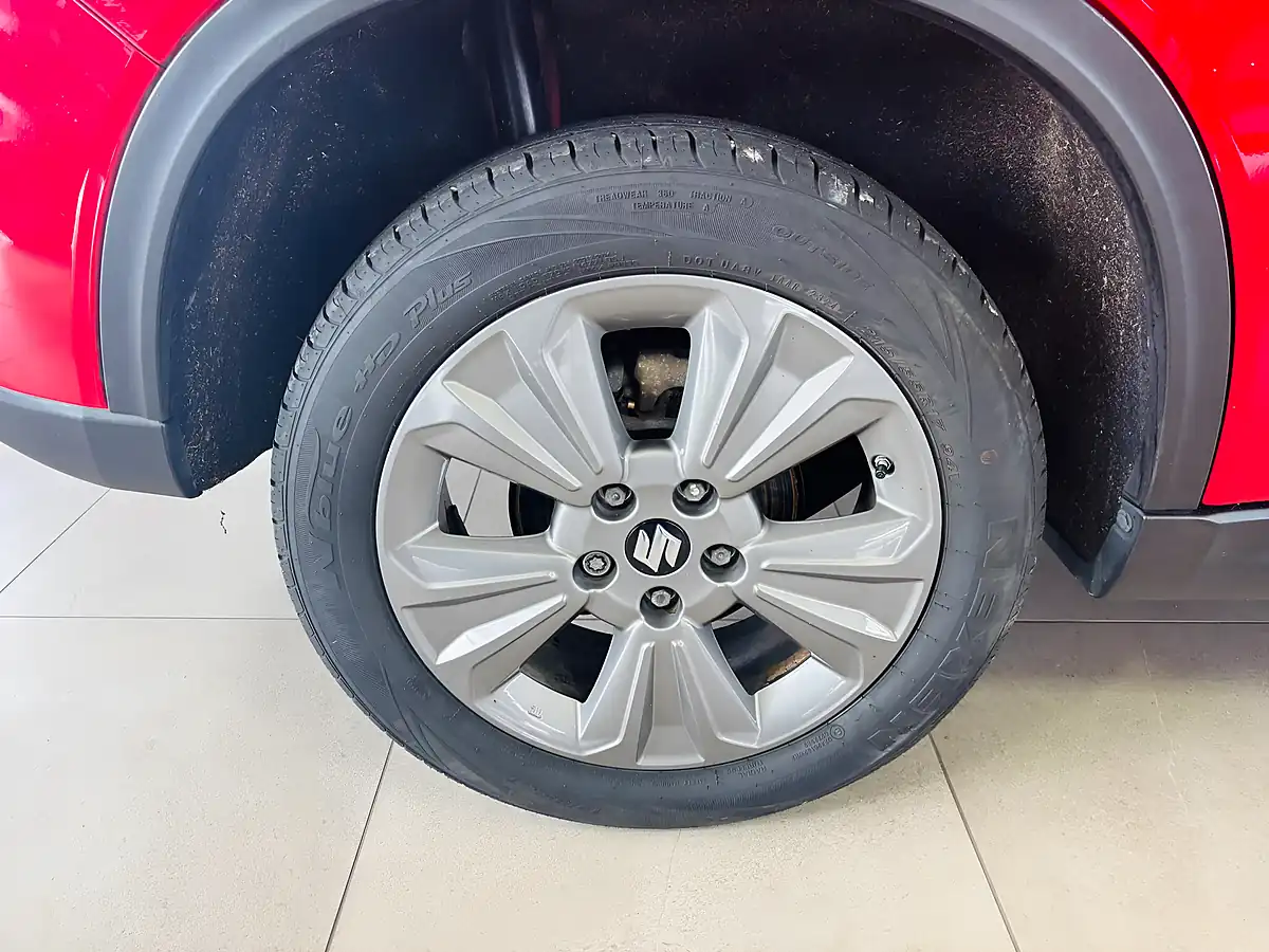 Used 2020 Suzuki Vitara Sz-T Red - Interior and Exterior details 20