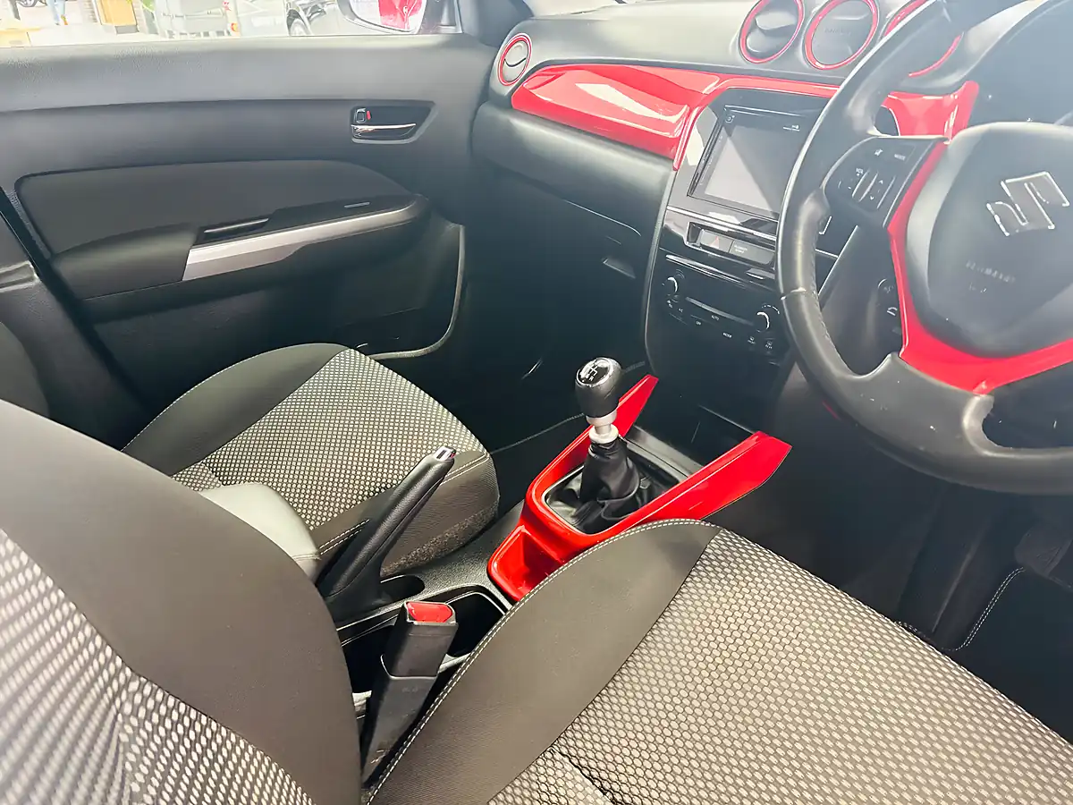 Used 2020 Suzuki Vitara Sz-T Red - Interior and Exterior details 8