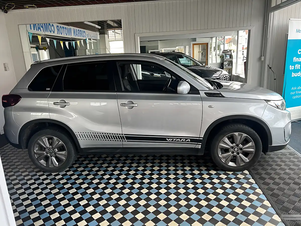 Used 2020 Suzuki Vitara Sz-T Silver - Interior and Exterior details 5