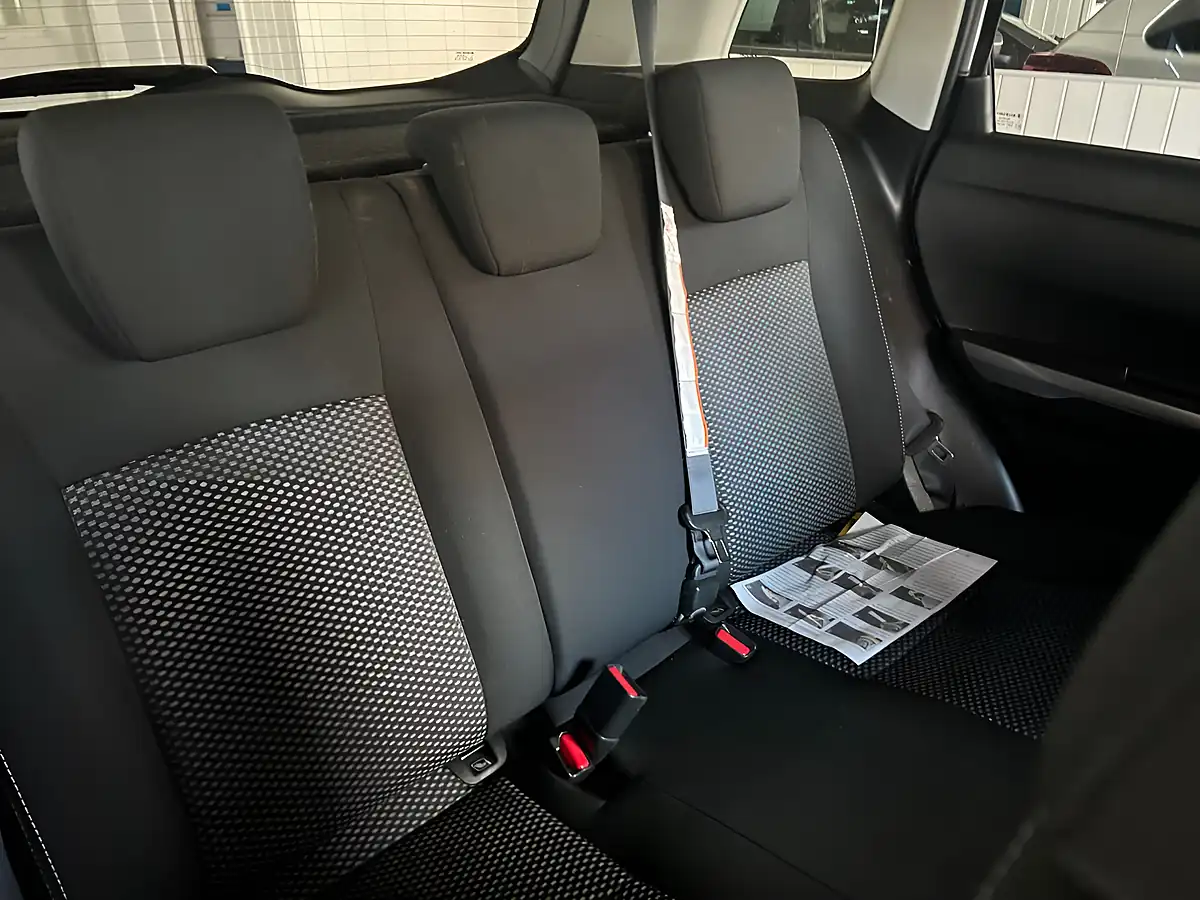 Used 2020 Suzuki Vitara Sz-T Silver - Interior and Exterior details 8
