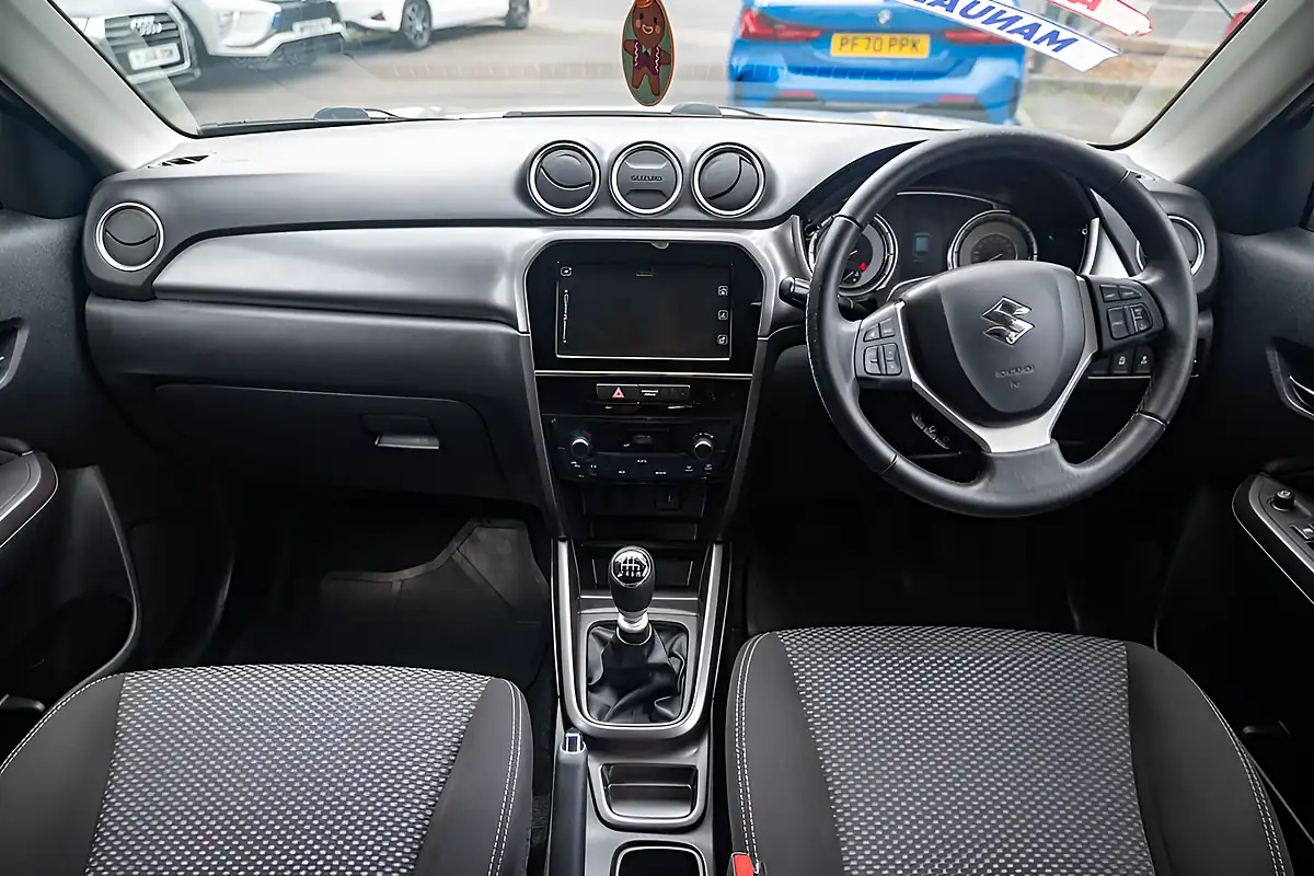 Used 2020 Suzuki Vitara Sz-T Superior White - Interior and Exterior details 15