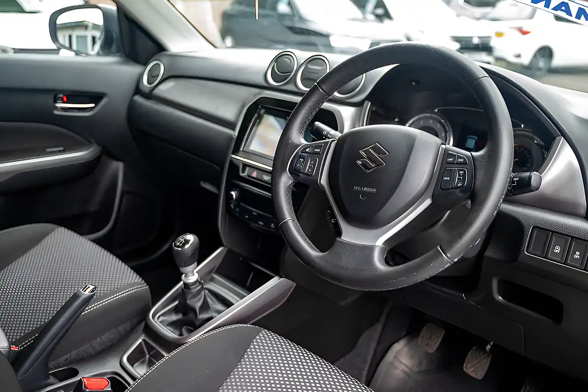 Used 2020 Suzuki Vitara Sz-T Superior White - Interior and Exterior details 2