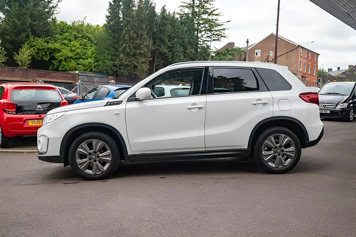 Used 2020 Suzuki Vitara Sz-T Superior White - Interior and Exterior details 5