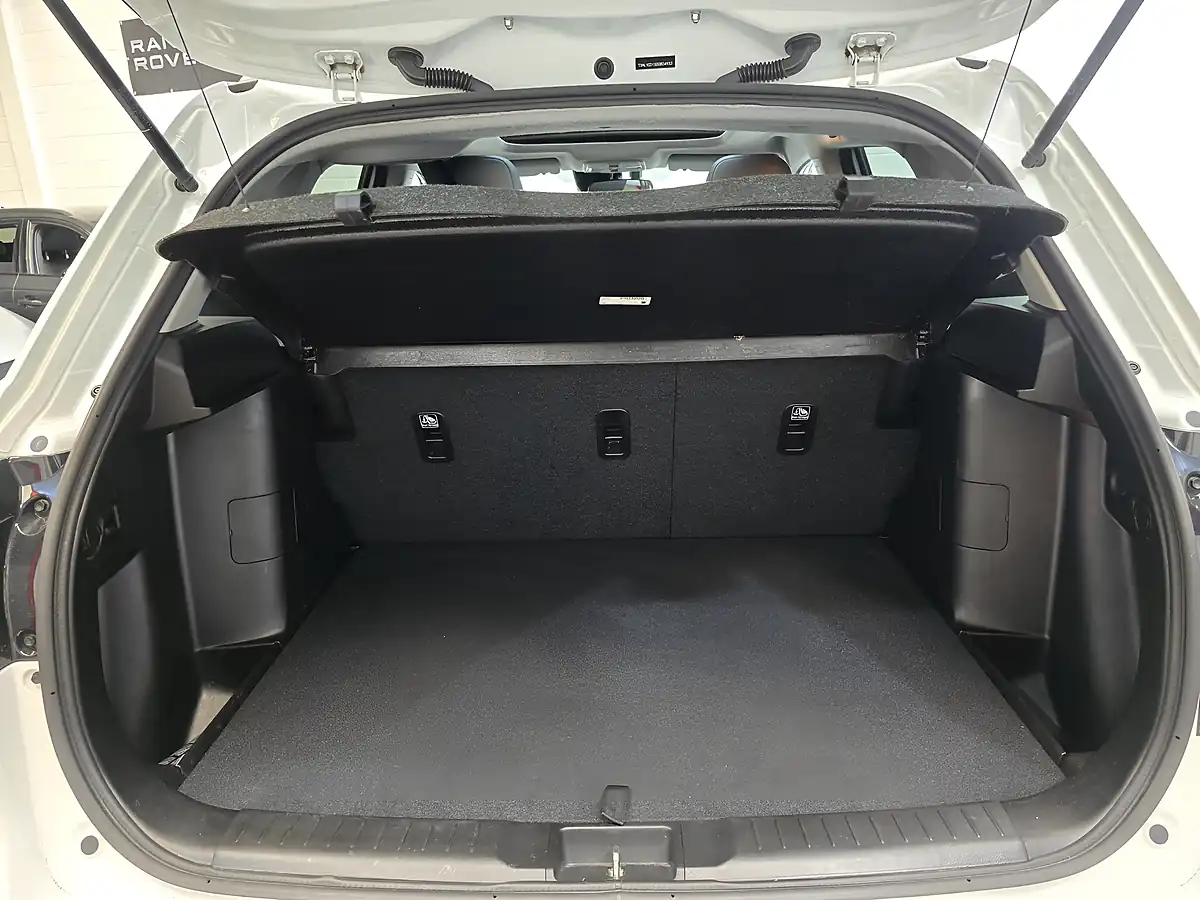 Used 2020 Suzuki Vitara SZ5 White - Interior and Exterior details 13