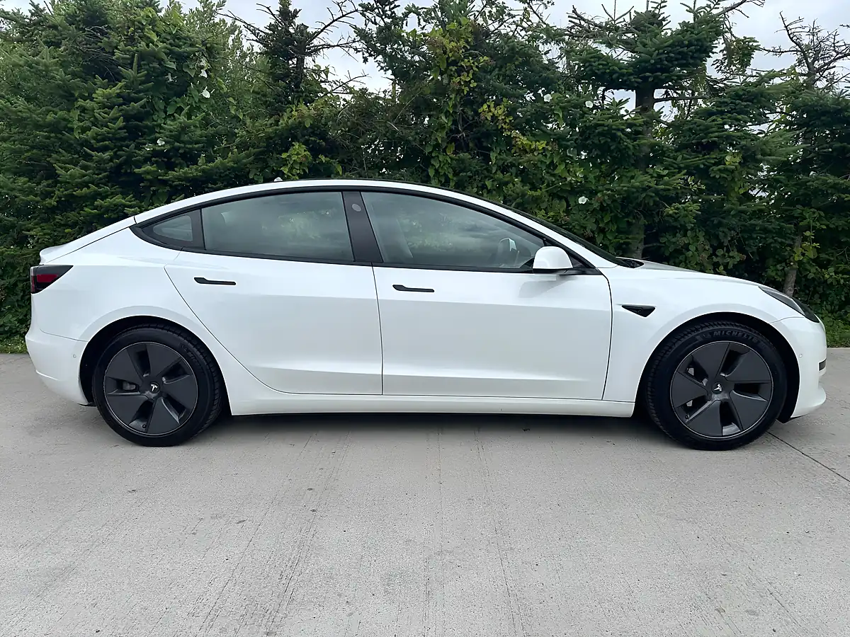 Used 2020 Tesla Model 3 - Interior and Exterior details 7