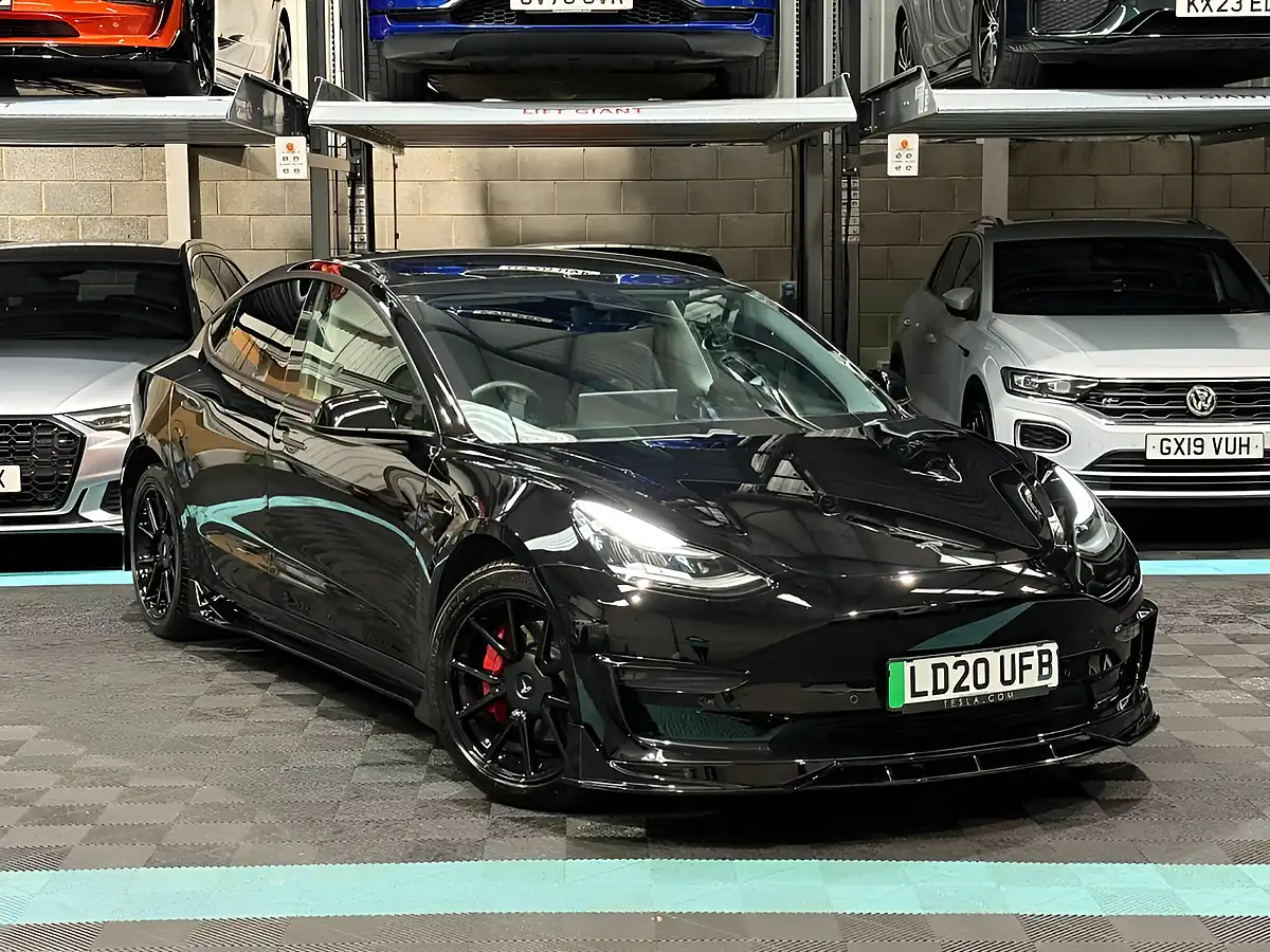 Used 2020 Tesla Model 3 Long Range Black - Front View