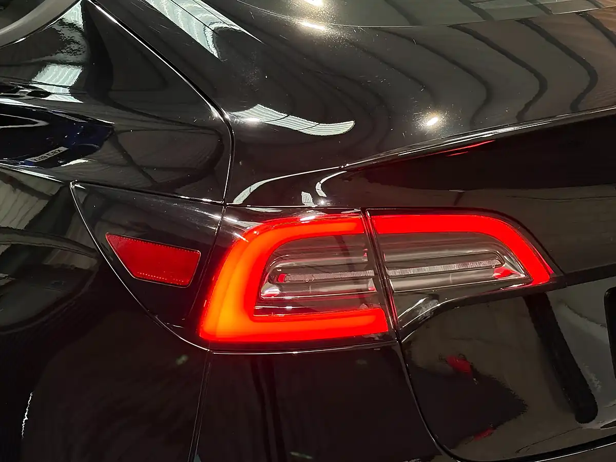 Used 2020 Tesla Model 3 Long Range Black - Interior and Exterior details 11