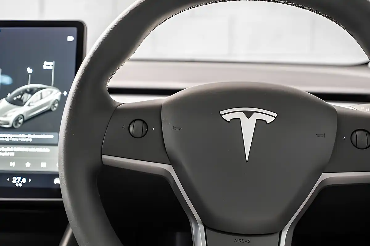 Used 2020 Tesla Model 3 Long Range Black - Interior and Exterior details 16