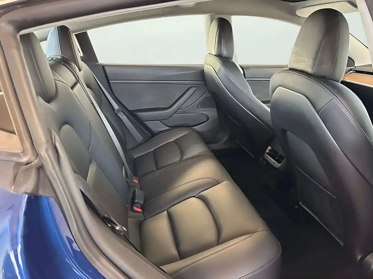 Used 2020 Tesla Model 3 Long Range Blue - Interior and Exterior details 15