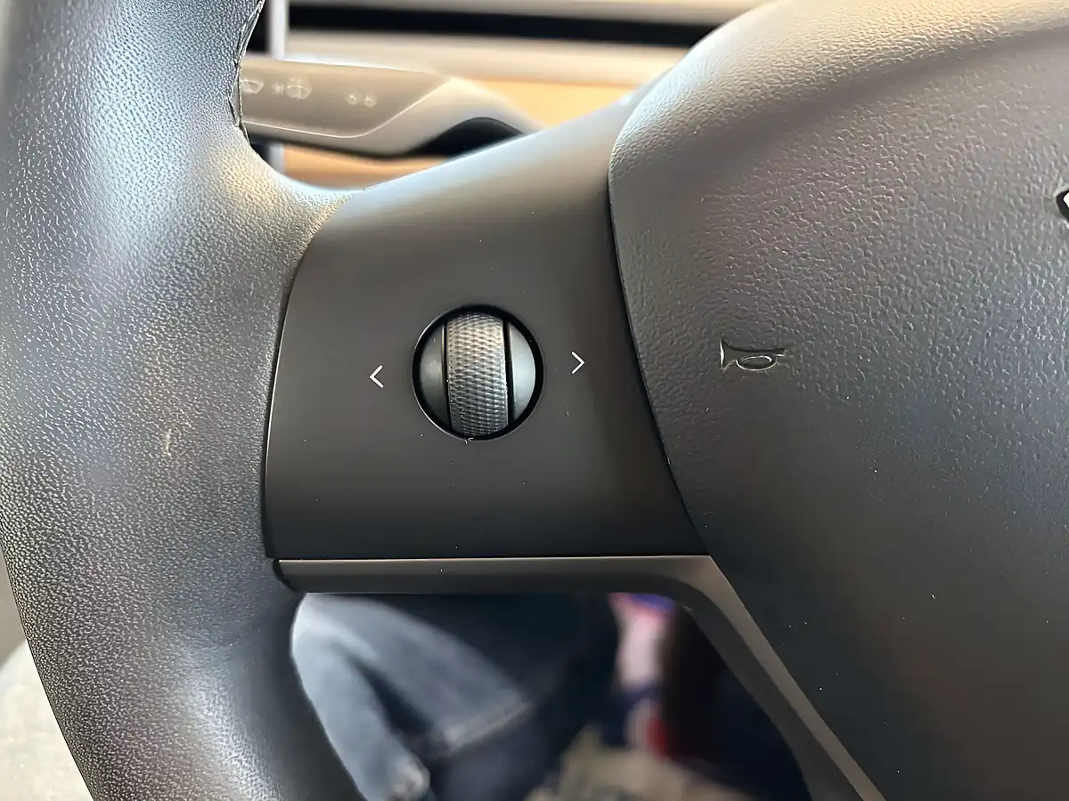 Used 2020 Tesla Model 3 Long Range Blue - Interior and Exterior details 16