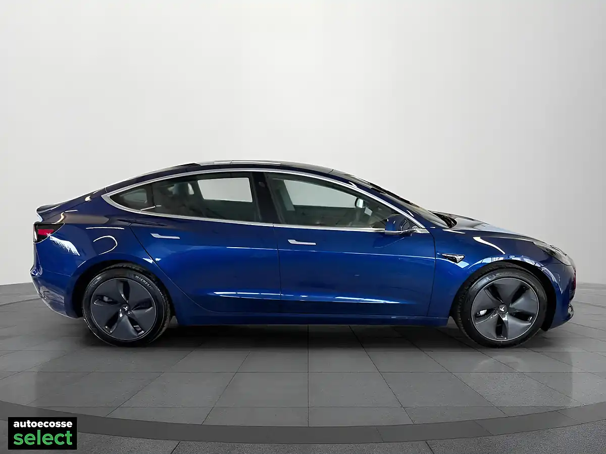Used 2020 Tesla Model 3 Long Range Blue - Interior and Exterior details 9