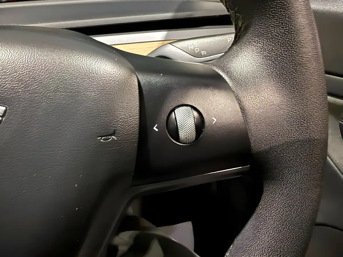 Used 2020 Tesla Model 3 Long Range Blue - Interior and Exterior details 18