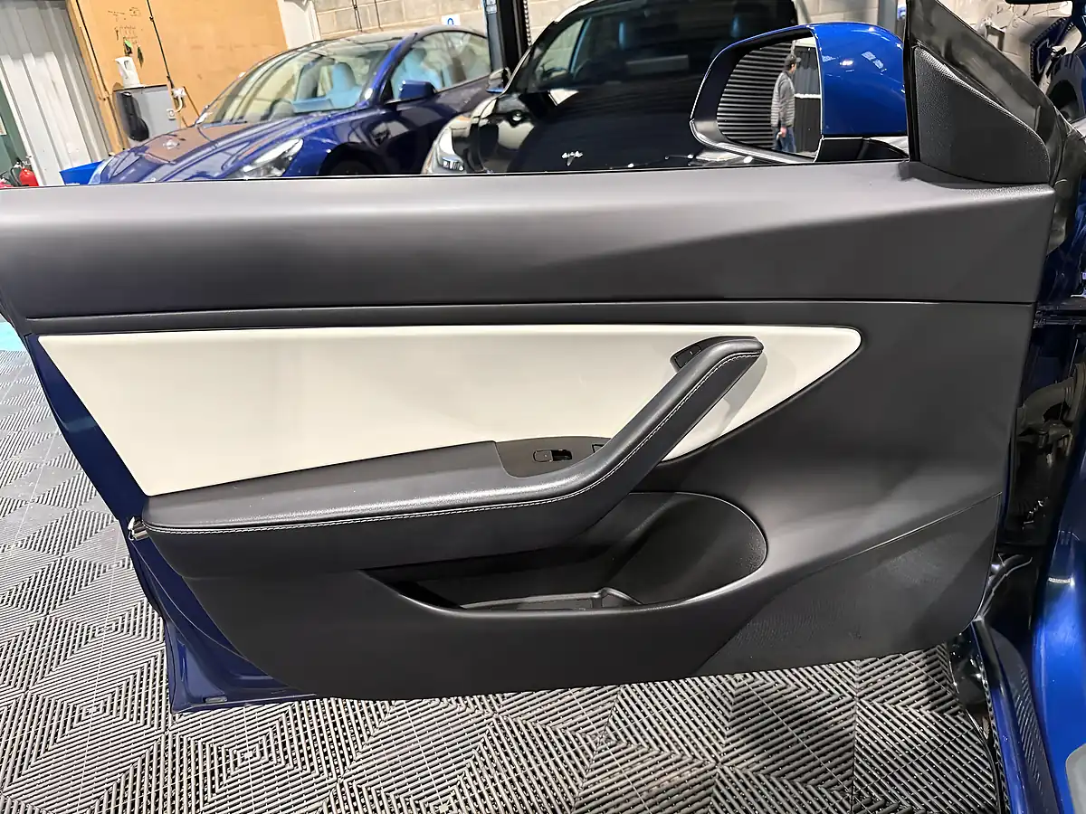Used 2020 Tesla Model 3 Long Range Blue - Interior and Exterior details 17