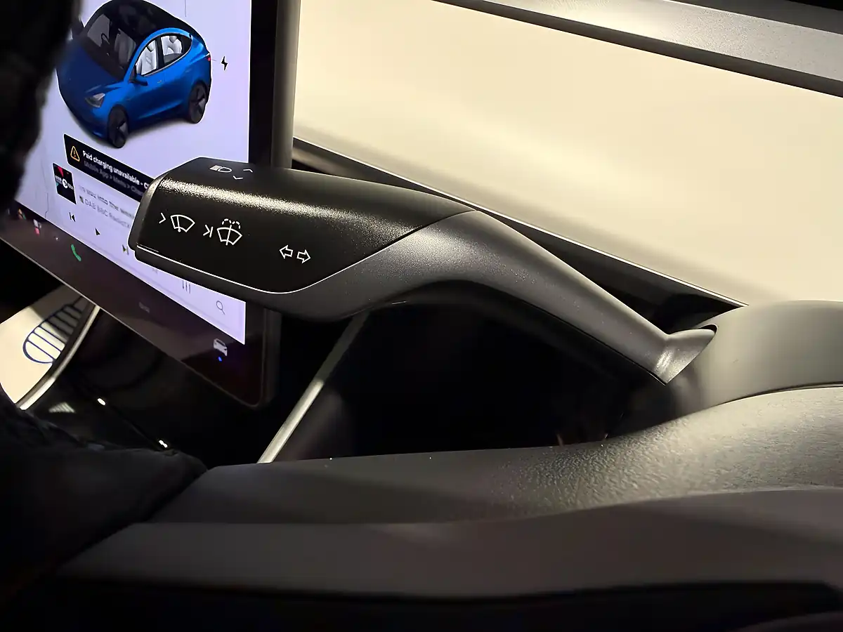Used 2020 Tesla Model 3 Long Range Blue - Interior and Exterior details 18
