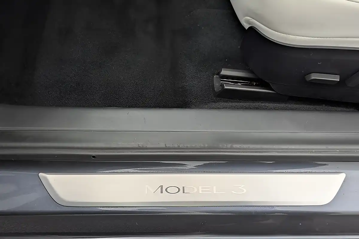 Used 2020 Tesla Model 3 Long Range Grey - Interior and Exterior details 14