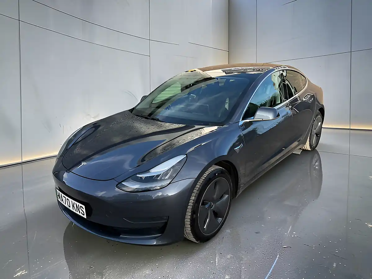 Used 2020 Tesla Model 3 Long Range Grey - Interior and Exterior details 5