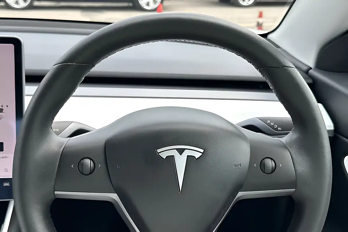 Used 2020 Tesla Model 3 Long Range Multi Coat Pearlescent White - Interior and Exterior details 13