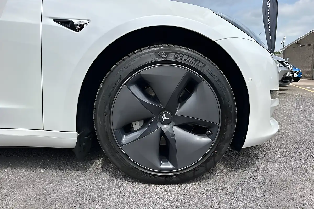 Used 2020 Tesla Model 3 Long Range Multi Coat Pearlescent White - Interior and Exterior details 9