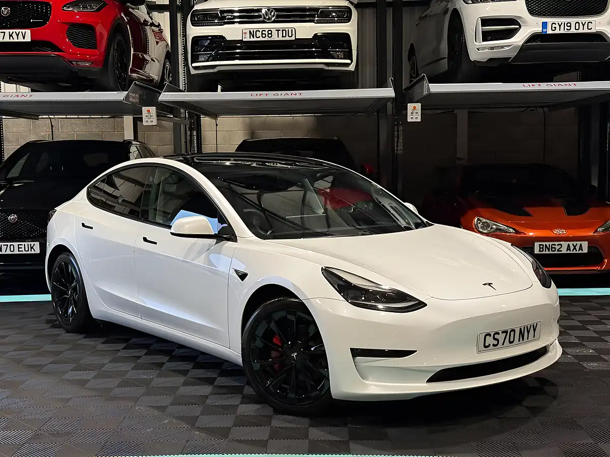 Used 2020 Tesla Model 3 Long Range White - Front View