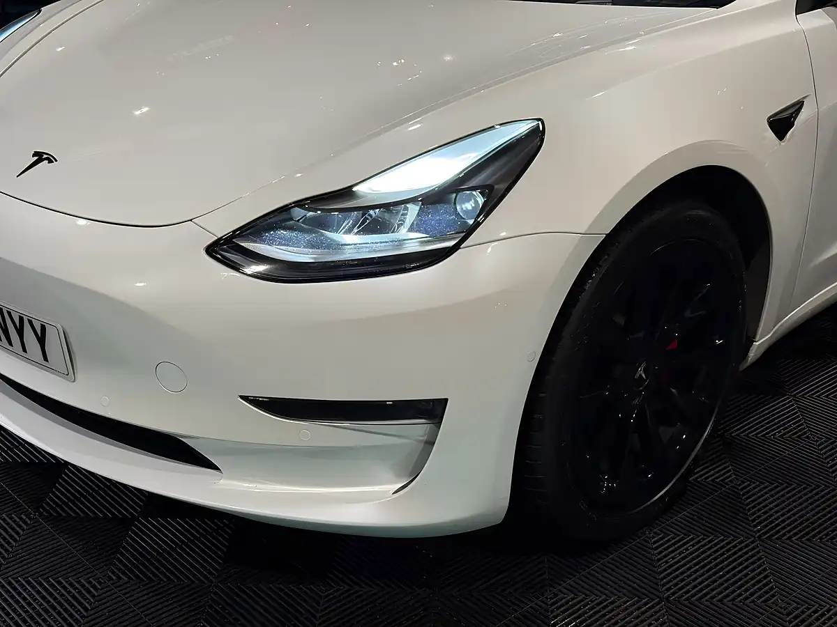Used 2020 Tesla Model 3 Long Range White - Interior and Exterior details 11