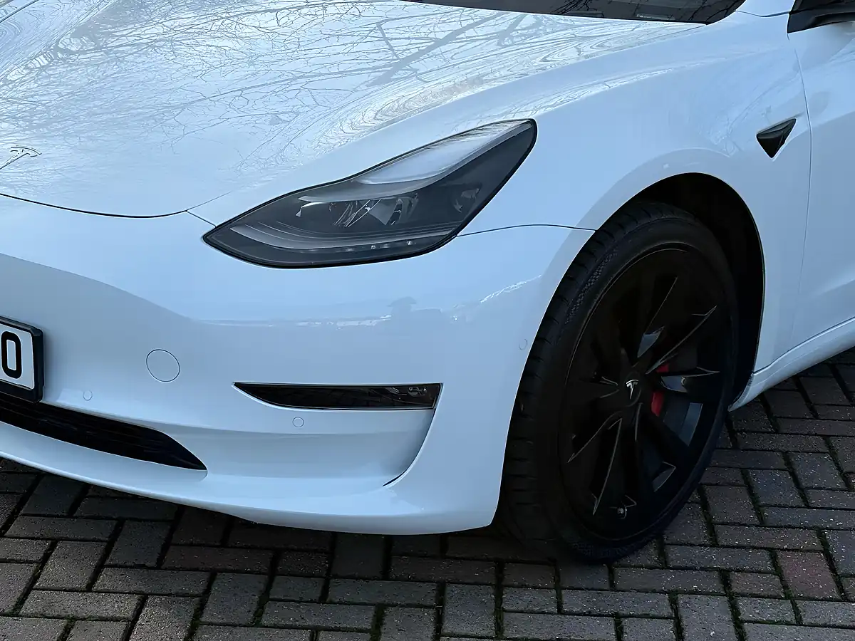 Used 2020 Tesla Model 3 Long Range White - Interior and Exterior details 11