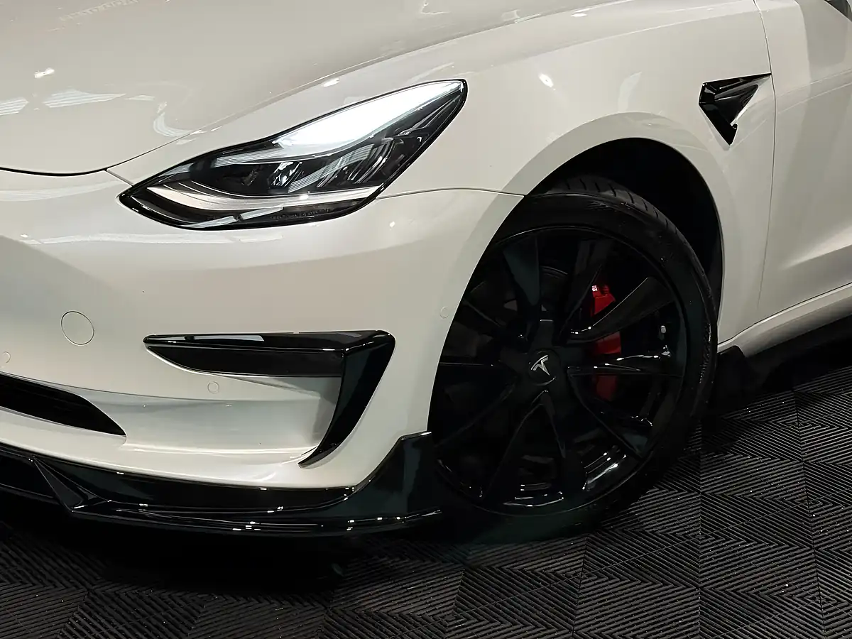 Used 2020 Tesla Model 3 Long Range White - Interior and Exterior details 11
