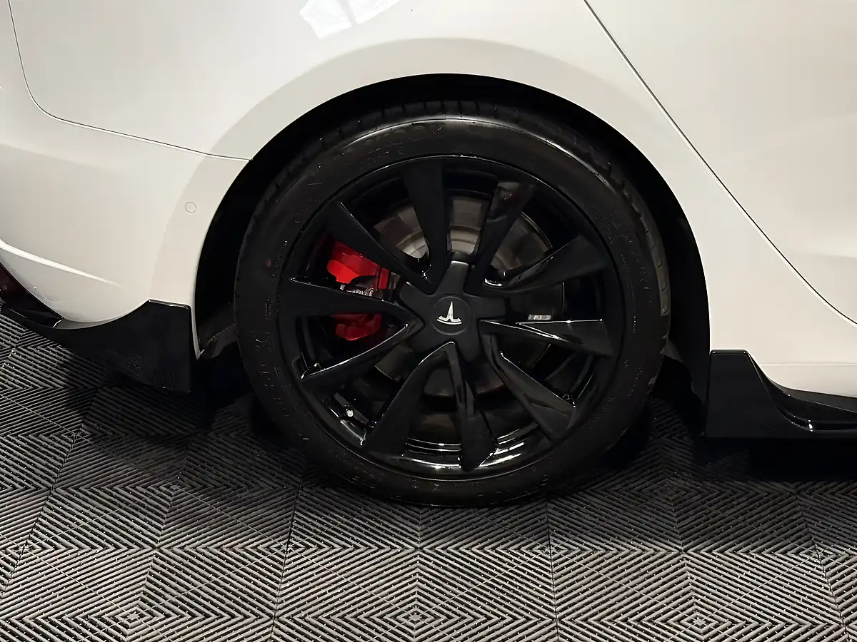 Used 2020 Tesla Model 3 Long Range White - Interior and Exterior details 12