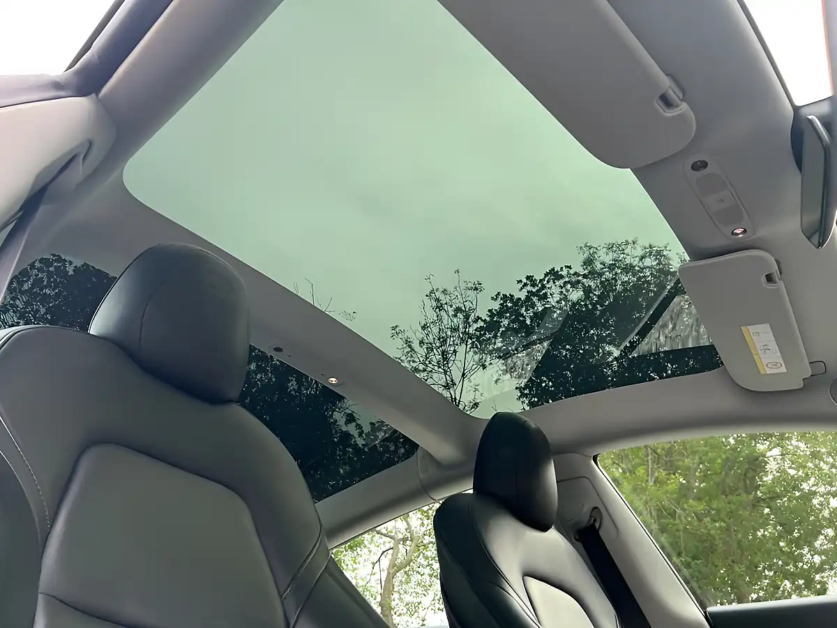 Used 2020 Tesla Model 3 Long Range White - Interior and Exterior details 11