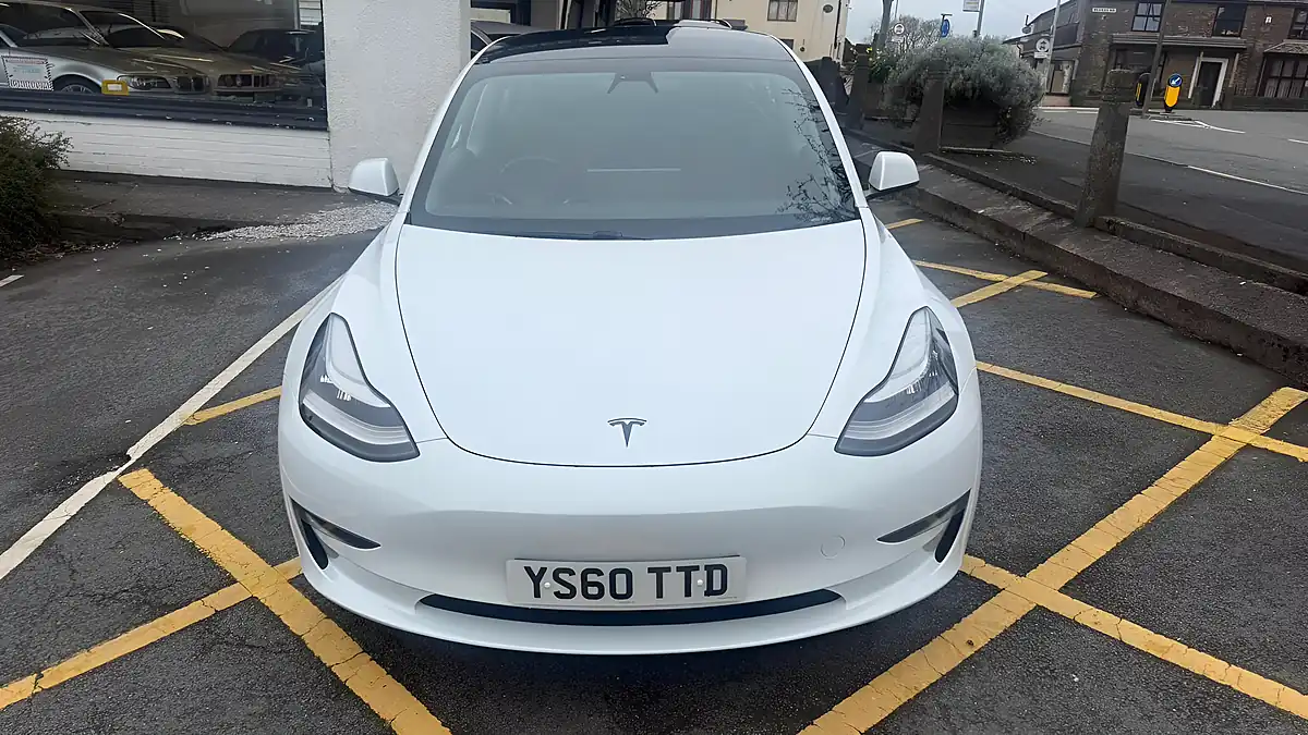 Used 2020 Tesla Model 3 Long Range White - Interior and Exterior details 12