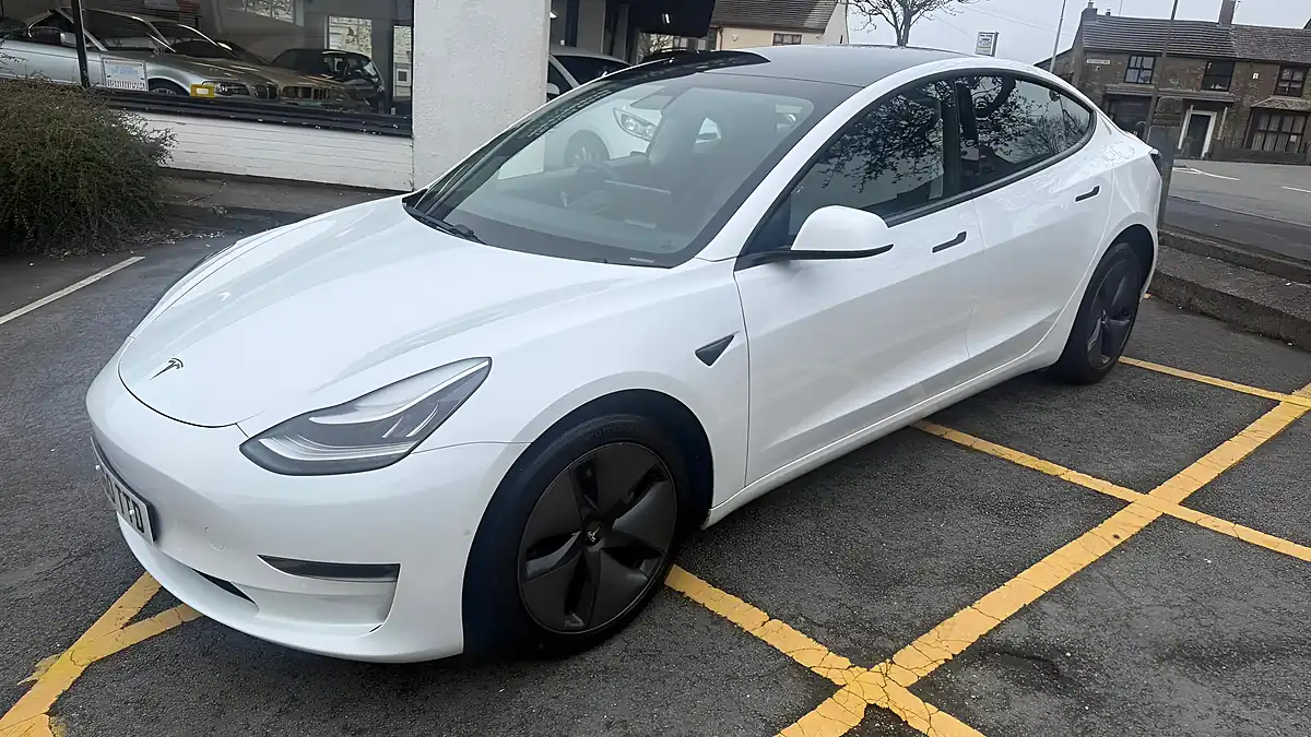Used 2020 Tesla Model 3 Long Range White - Interior and Exterior details 13