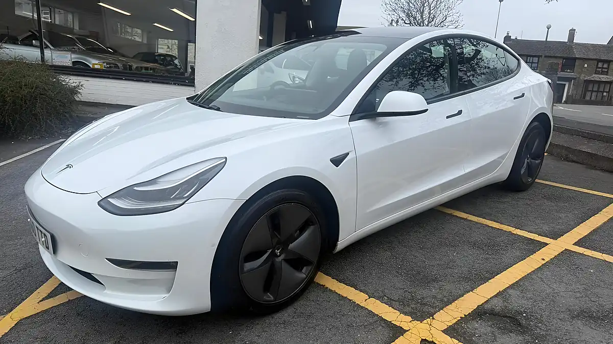 Used 2020 Tesla Model 3 Long Range White - Interior and Exterior details 7