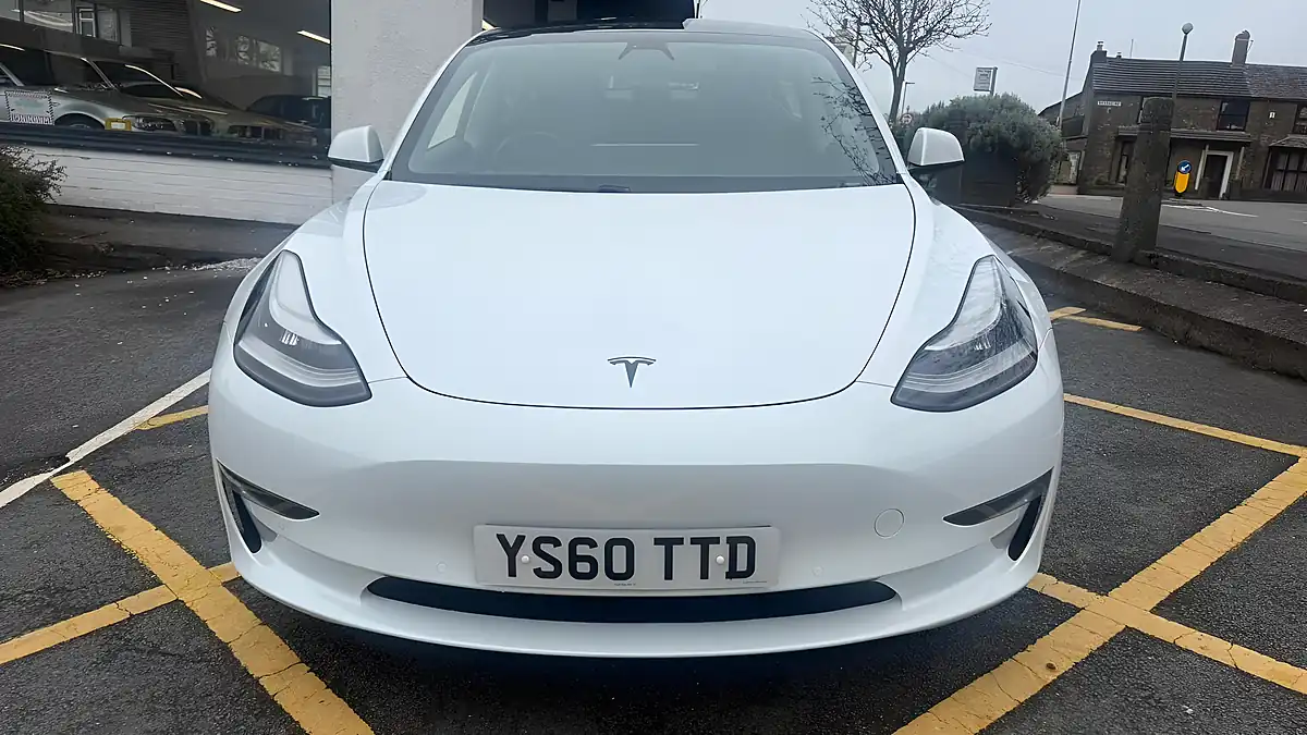 Used 2020 Tesla Model 3 Long Range White - Interior and Exterior details 9