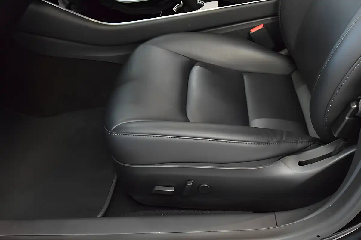 Used 2020 Tesla Model 3 Performance Black - Interior and Exterior details 16