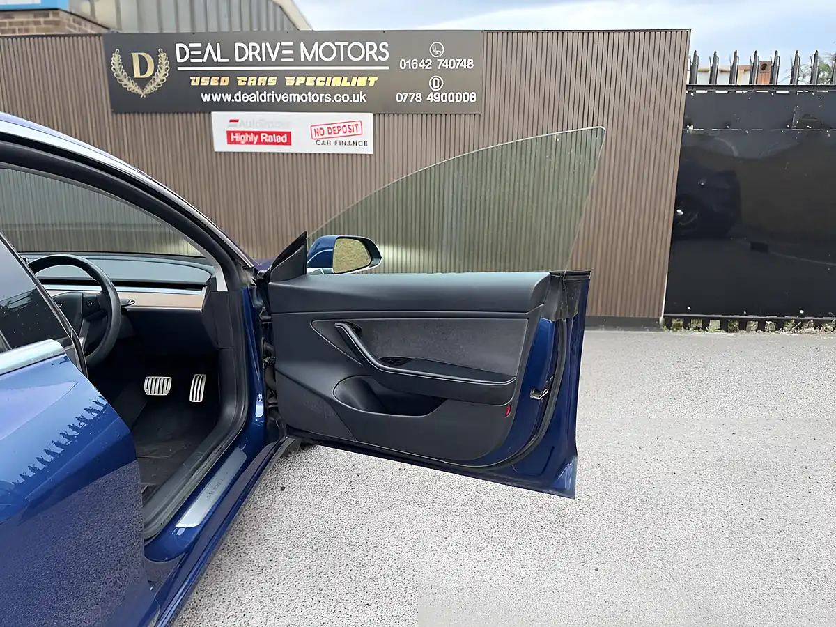 Used 2020 Tesla Model 3 Performance Blue - Interior and Exterior details 9
