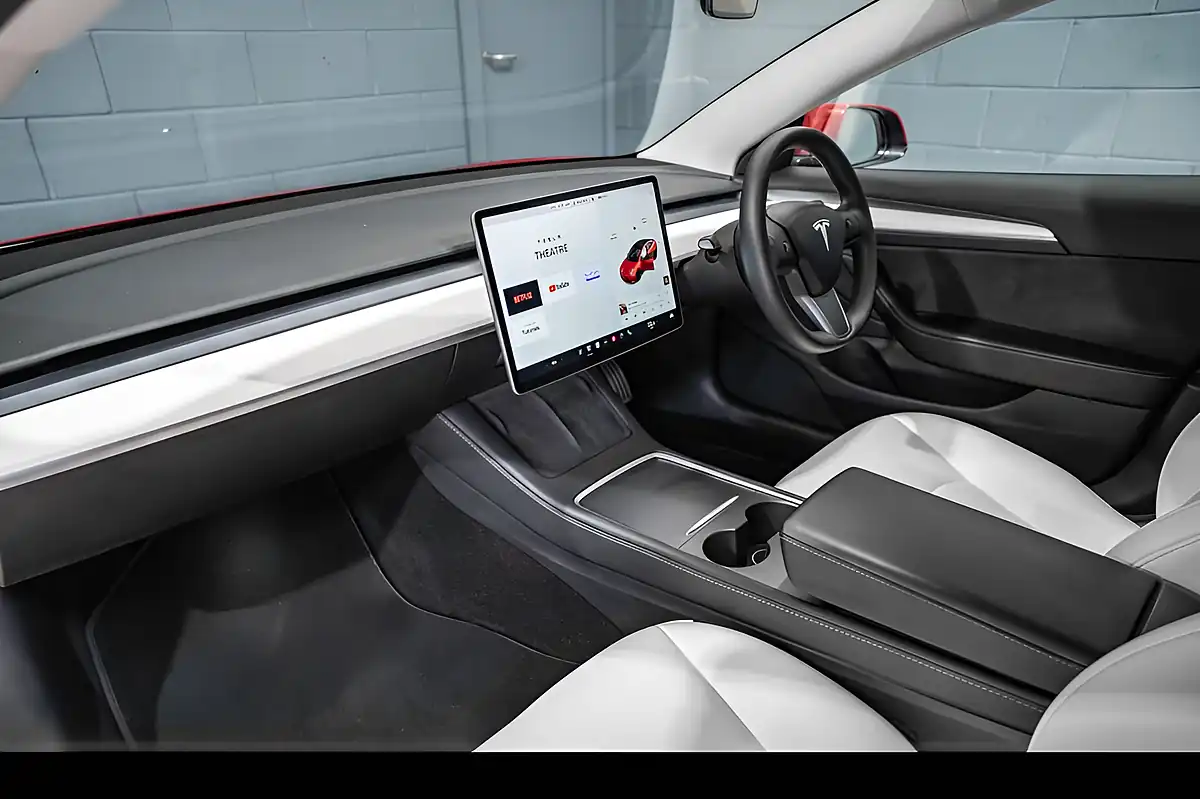 Used 2020 Tesla Model 3 Performance Red - Interior and Exterior details 12