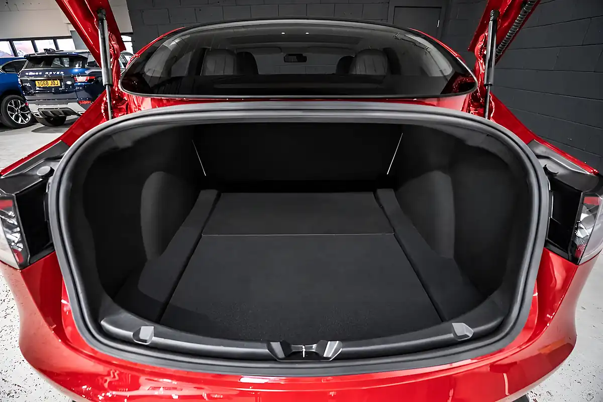 Used 2020 Tesla Model 3 Performance Red - Interior and Exterior details 19