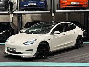 Used 2020 Tesla Model 3 Performance White - Interior and Exterior details 5