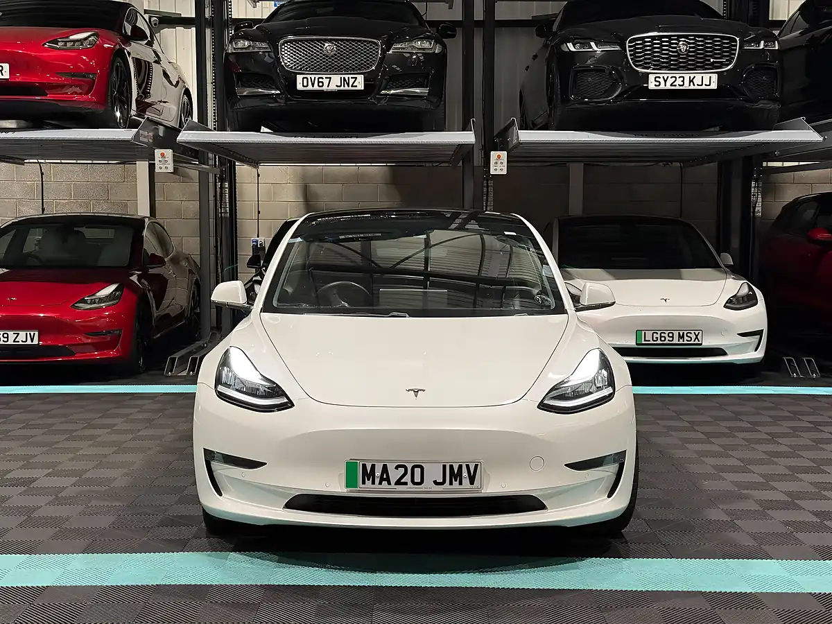 Used 2020 Tesla Model 3 Performance White - Interior and Exterior details 4