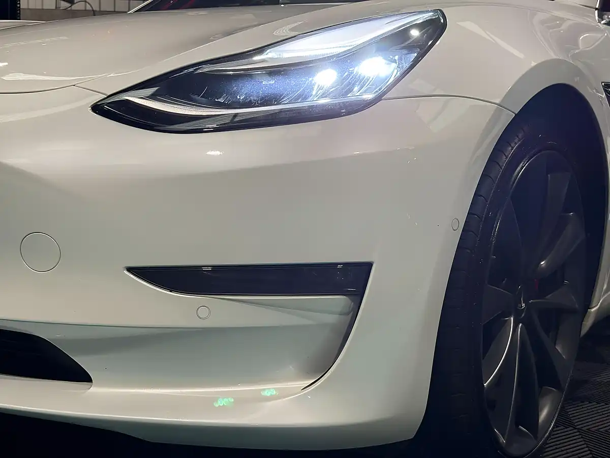 Used 2020 Tesla Model 3 Performance White - Interior and Exterior details 12