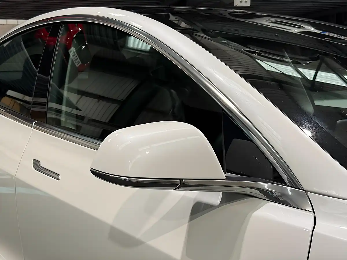 Used 2020 Tesla Model 3 Performance White - Interior and Exterior details 13