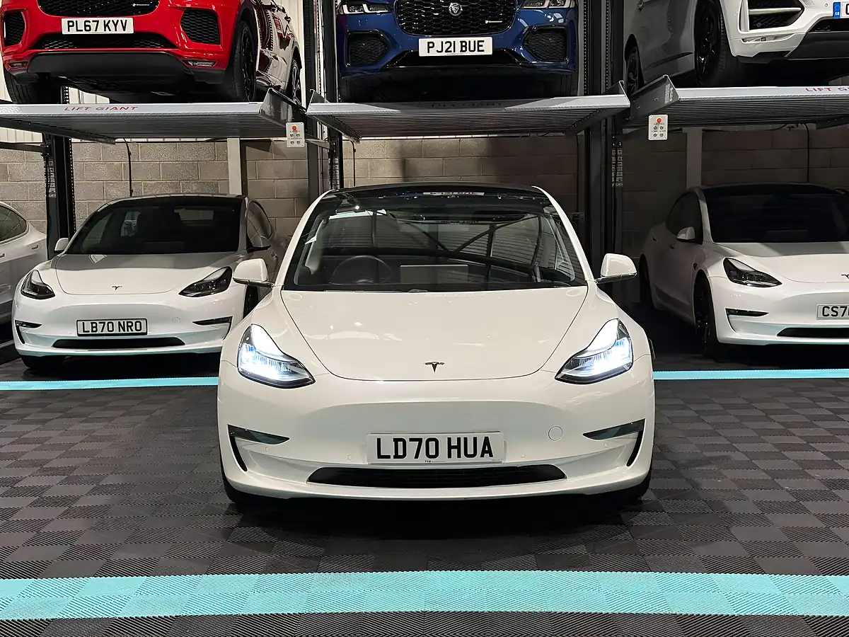 Used 2020 Tesla Model 3 Performance White - Interior and Exterior details 4