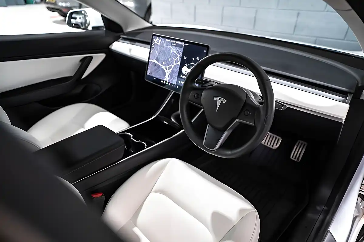 Used 2020 Tesla Model 3 Performance White - Interior and Exterior details 9