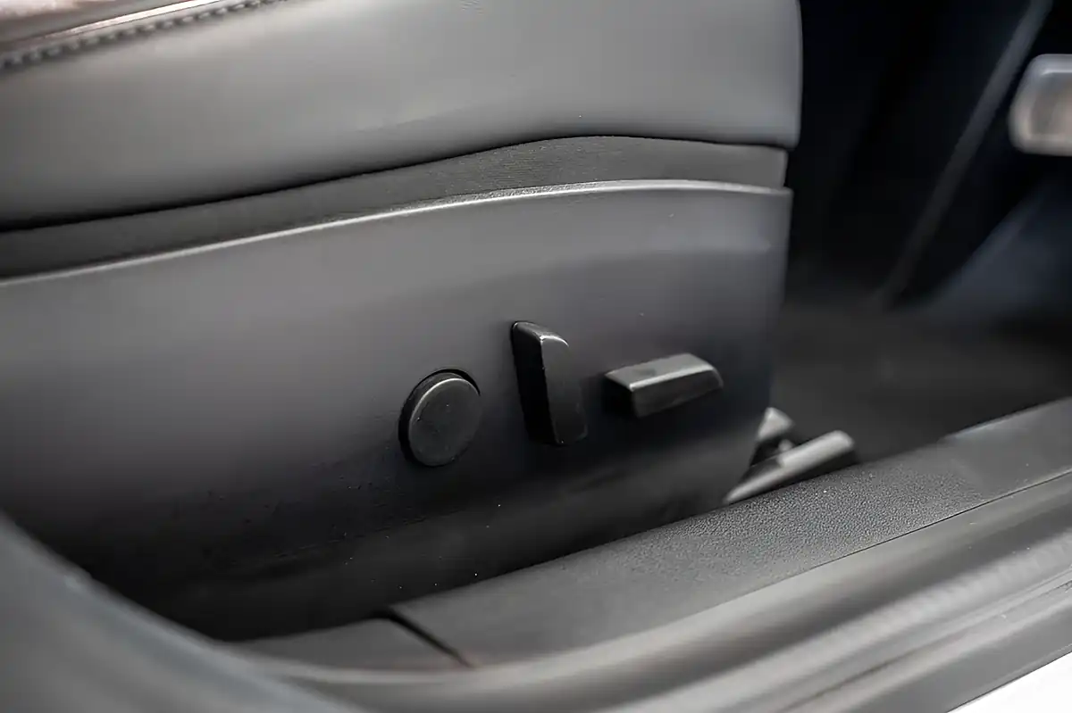 Used 2020 Tesla Model 3 Performance White - Interior and Exterior details 7